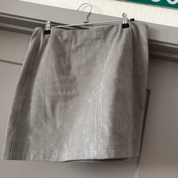 Grey Mini Skirt - Picture 2 of 4